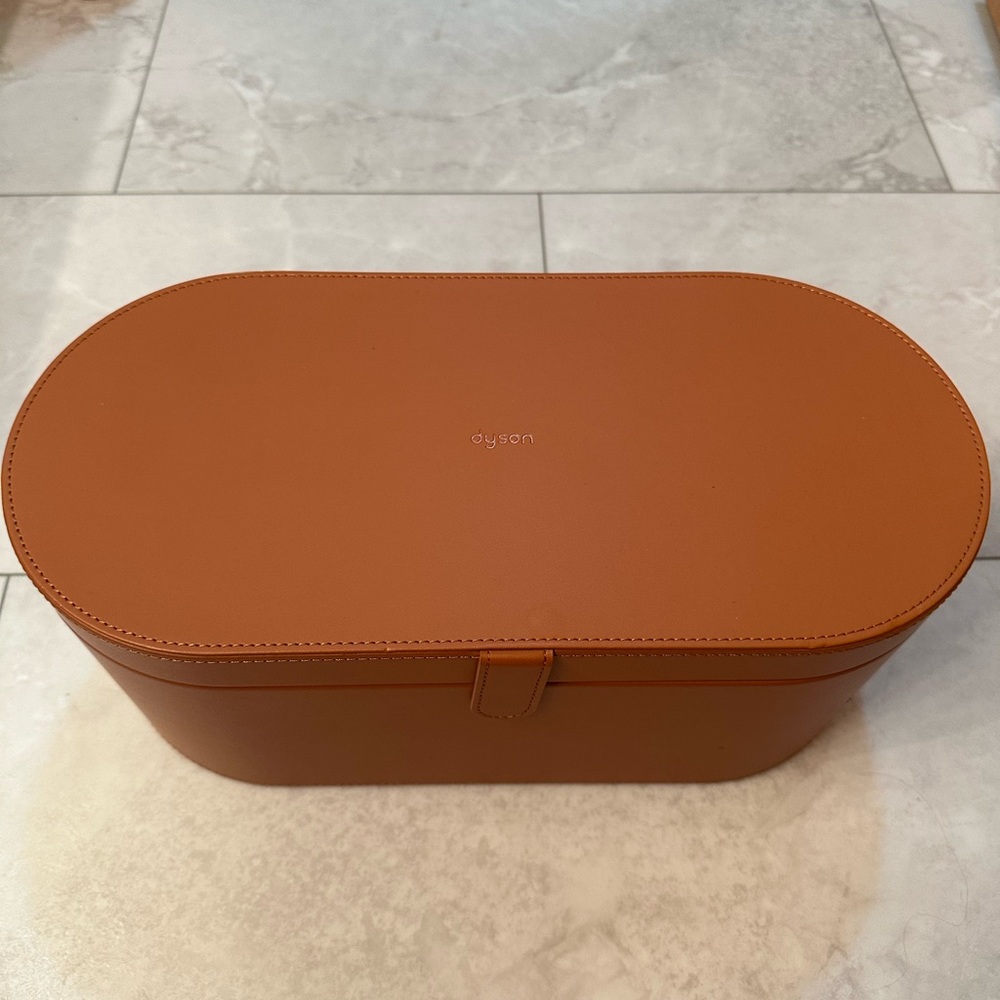 Dyson Air Wrap with Case